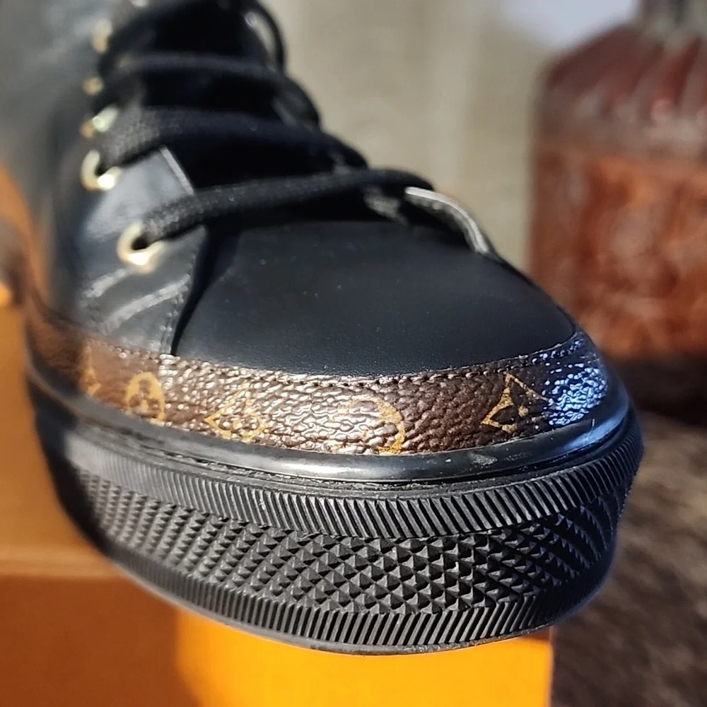 Louis Vuitton high top fashion tennis shoe. Authentic - Picture 13 of 16